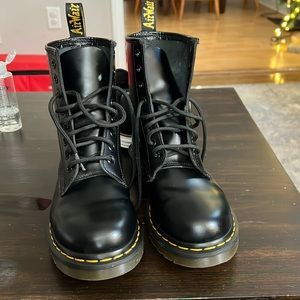EUC Doc Marten 1460 Women’s combat boot
